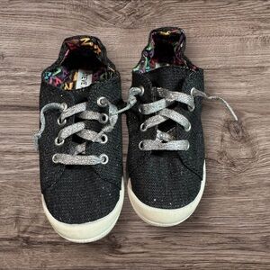 Stylish Shimmery Black Steve Madden Kids Shoes‎ with Silver Accents Size 13